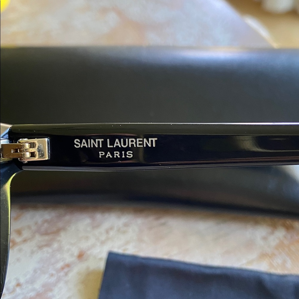 Saint Laurent SL M13 005 Eyeglasses
Black 53mm Unisex - Picture 6 of 8